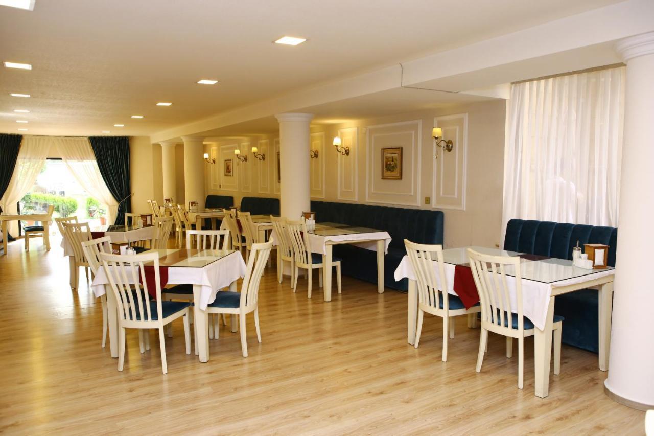 Deluxe Hotel Гянджа Экстерьер фото