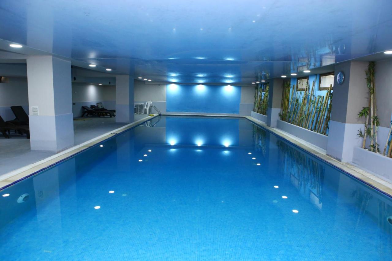Deluxe Hotel Гянджа Экстерьер фото