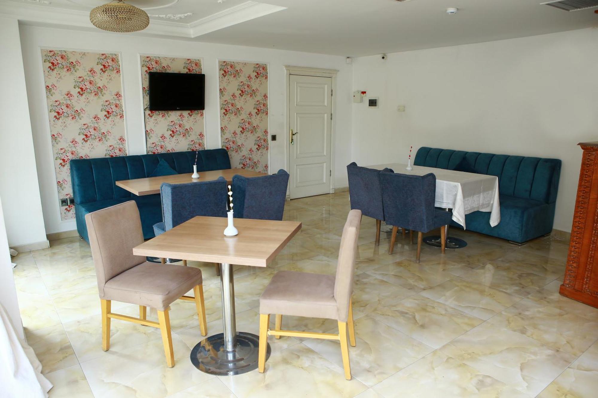 Deluxe Hotel Гянджа Экстерьер фото