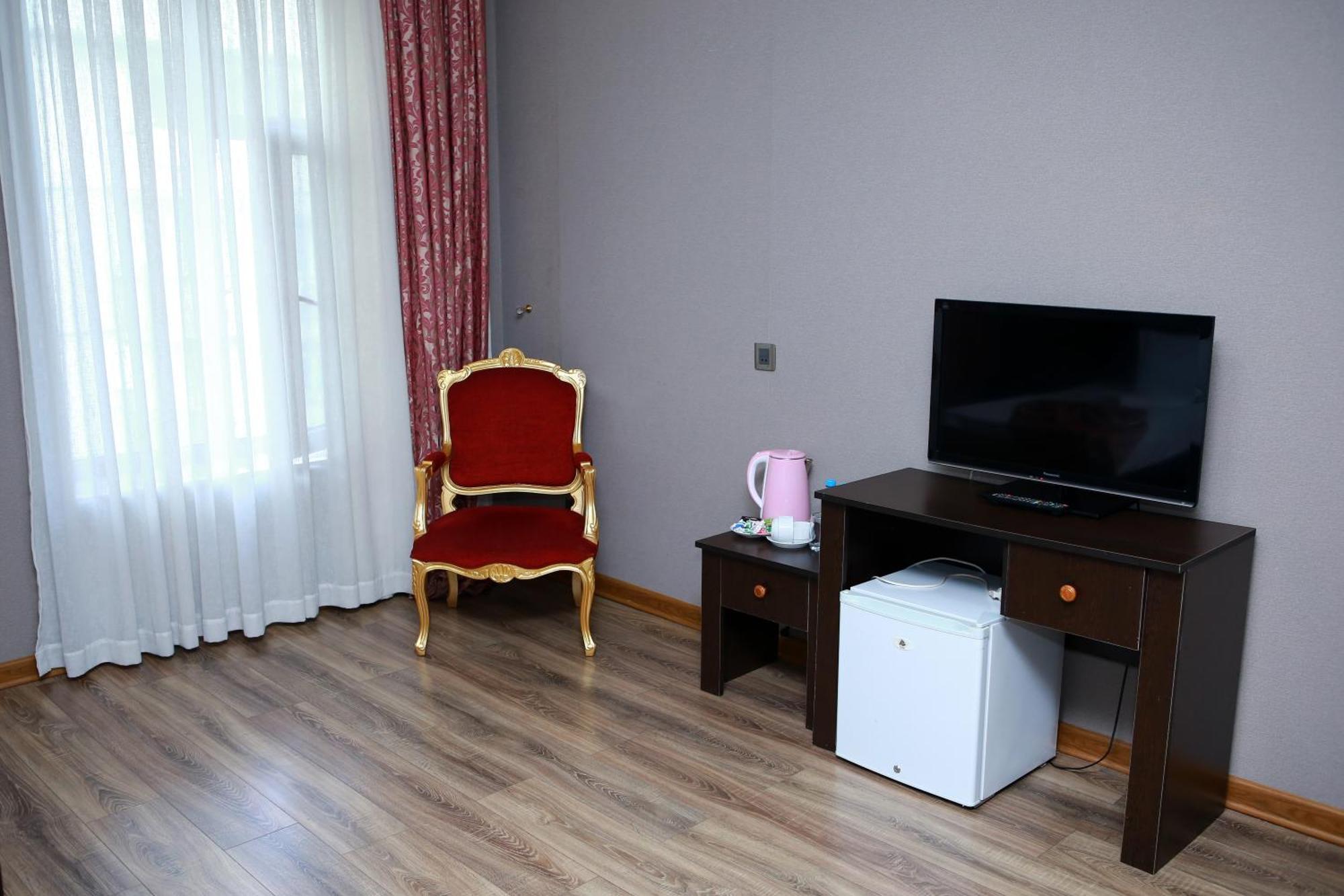 Deluxe Hotel Гянджа Экстерьер фото